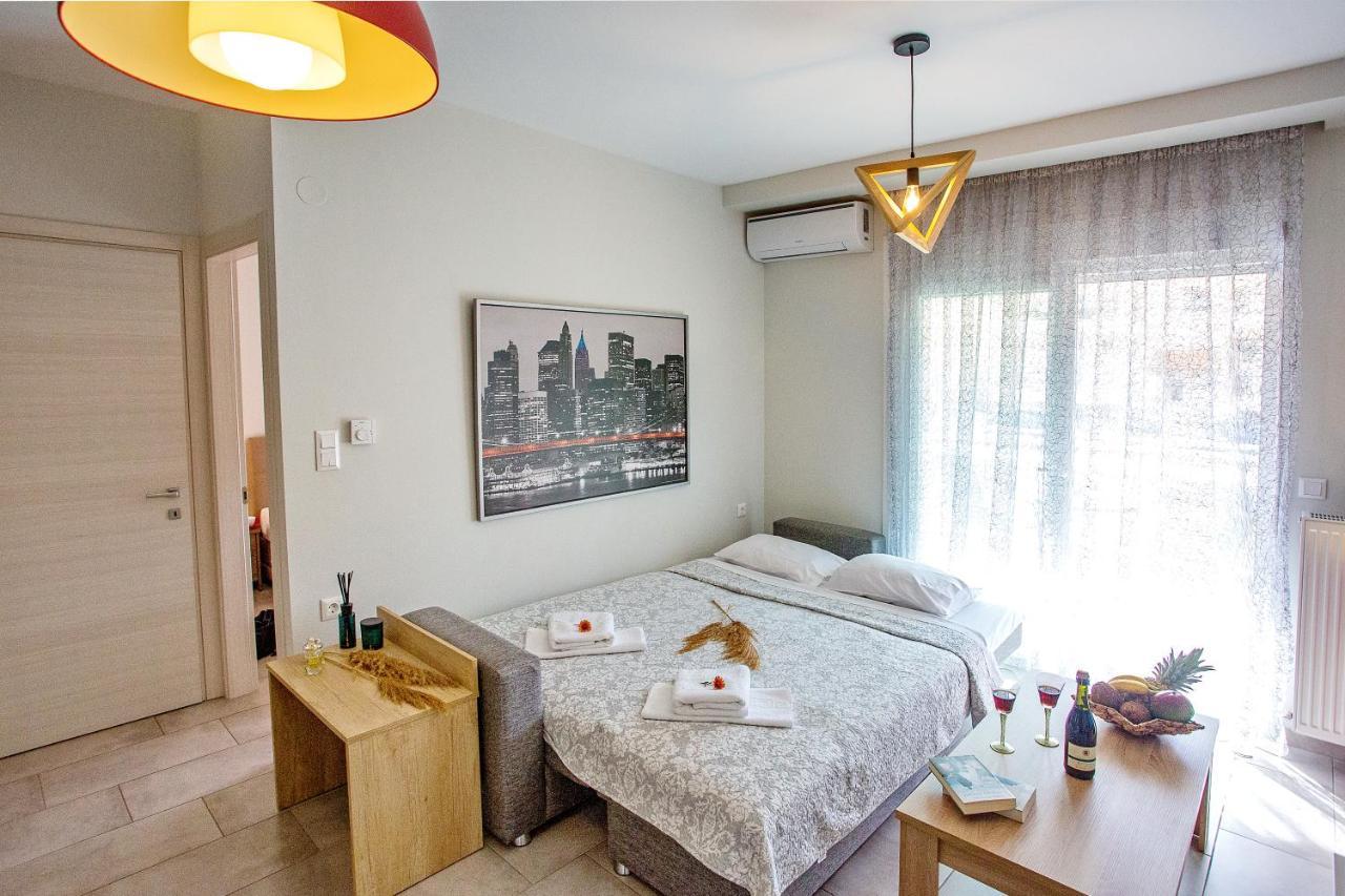 Sun & Sea Luxury Apartment Néa Péramos Esterno foto
