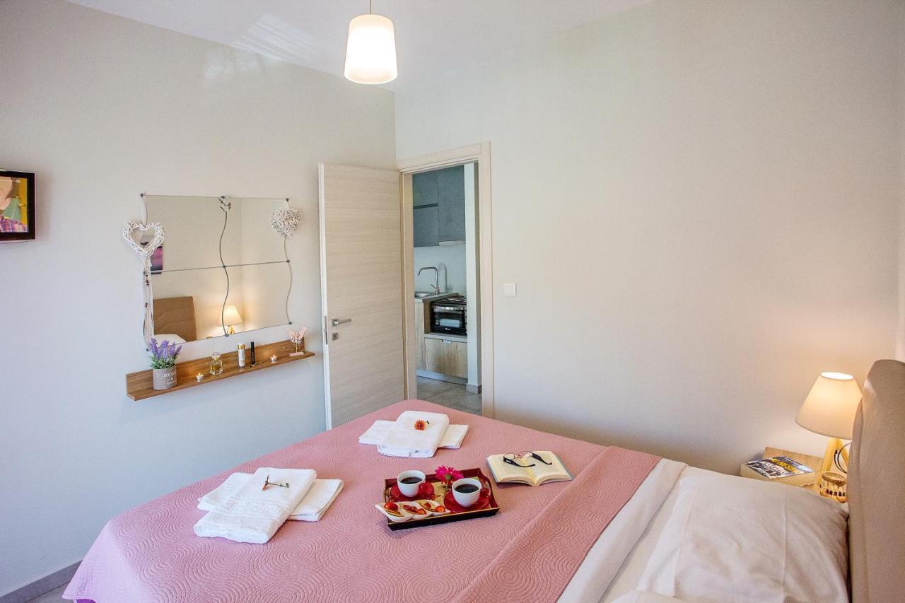 Sun & Sea Luxury Apartment Néa Péramos Esterno foto