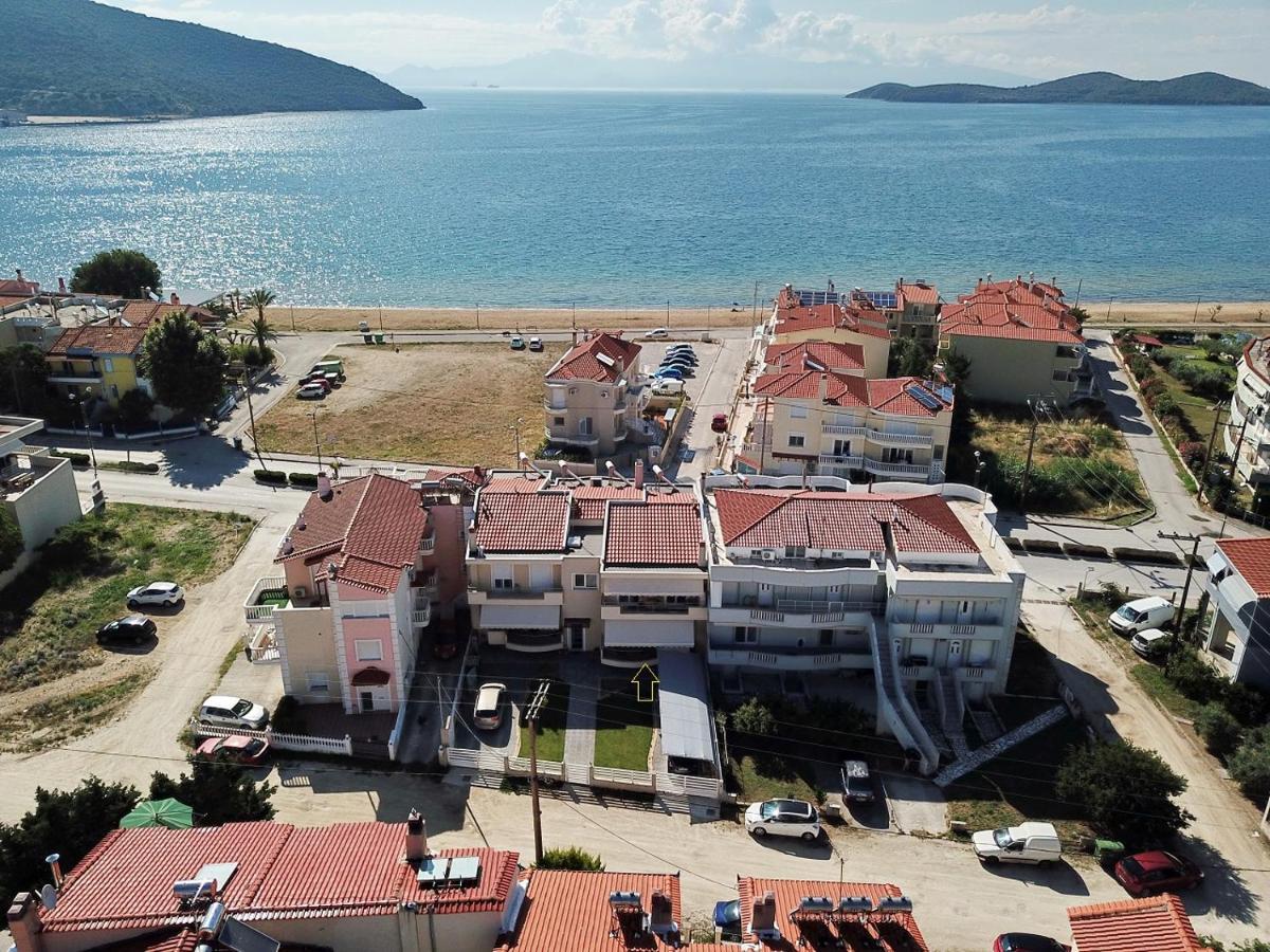 Sun & Sea Luxury Apartment Néa Péramos Esterno foto