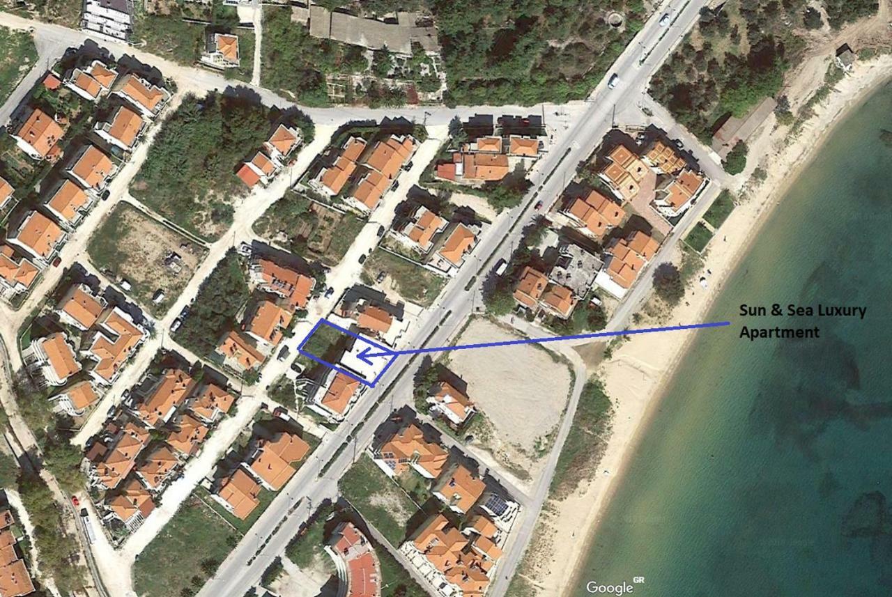 Sun & Sea Luxury Apartment Néa Péramos Esterno foto